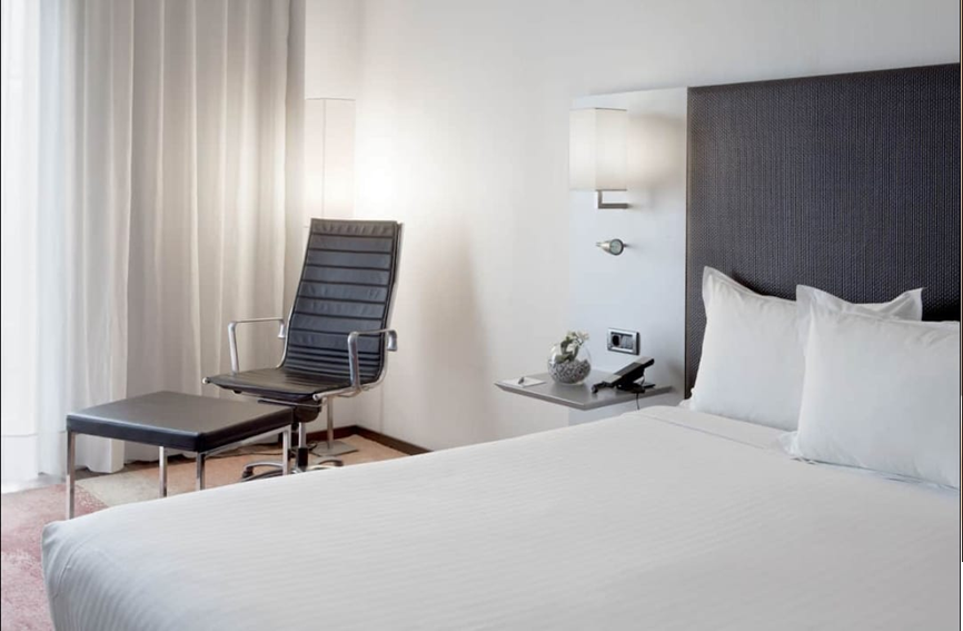 Hotel con jacuzzi en Ibros