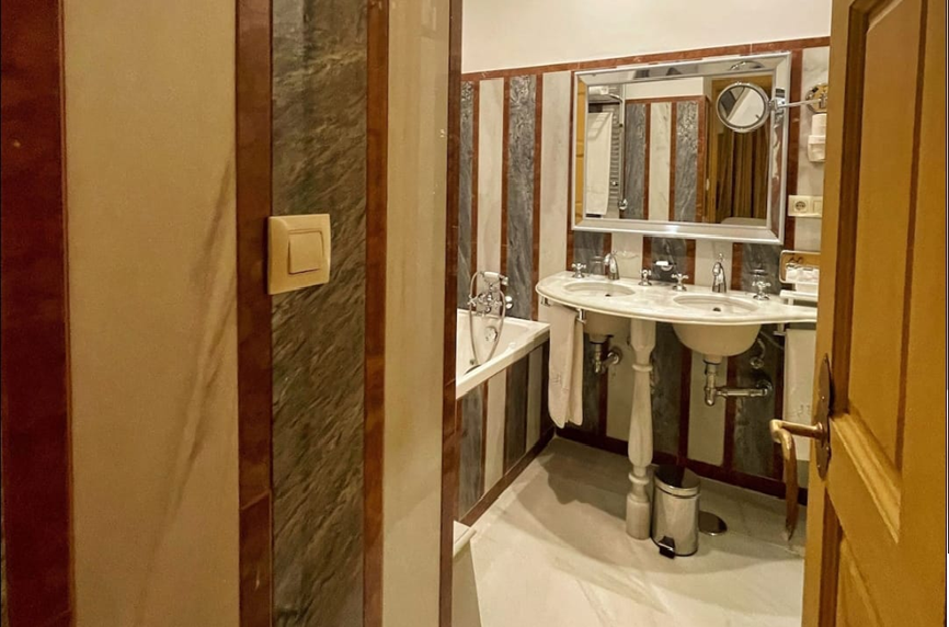 Hotel económico en Jasa