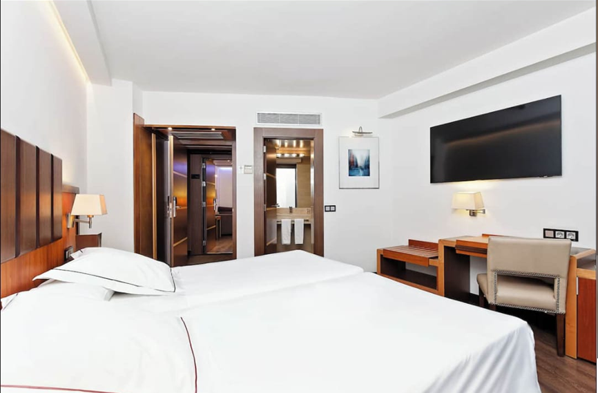 Hotel con jacuzzi en Zújar